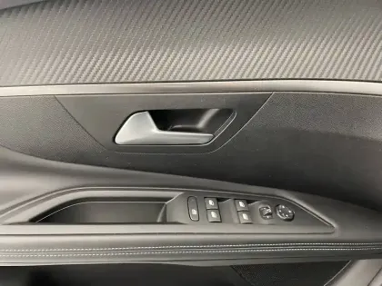 Photo 31 Peugeot 3008  Hybrid 225 e-EAT8