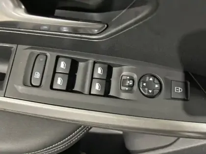 Photo 18 Peugeot 3008  Hybrid 145 e-DCS6