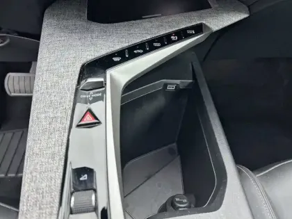 Photo 77 Peugeot 3008  Hybrid 145 e-DCS6