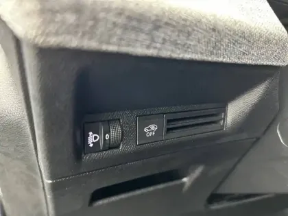 Photo 49 Peugeot 3008  Hybrid 145 e-DCS6