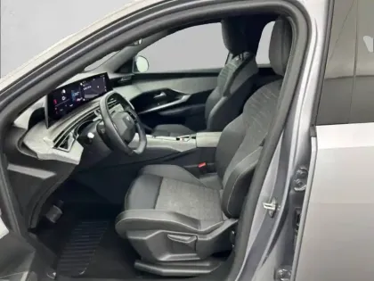 Photo 61 Peugeot 3008  Hybrid 145 e-DCS6