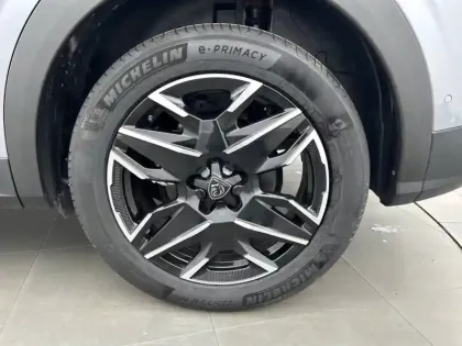 Photo 34 Peugeot 3008  Hybrid 145 e-DCS6