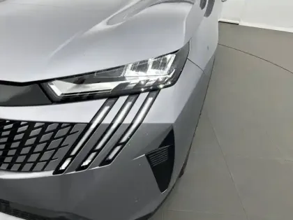 Photo 37 Peugeot 3008  Hybrid 145 e-DCS6