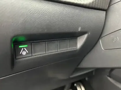 Photo 62 Peugeot 208  Hybrid 110 e-DCS6