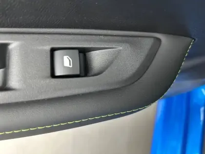 Photo 18 Peugeot 208  Hybrid 110 e-DCS6