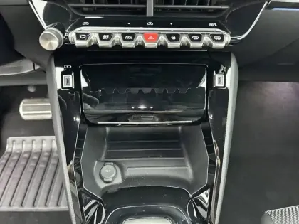 Photo 28 Peugeot 208  Hybrid 110 e-DCS6