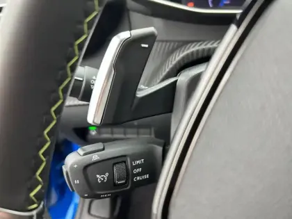 Photo 23 Peugeot 208  Hybrid 110 e-DCS6