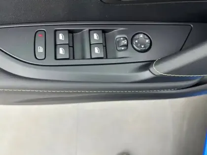 Photo 20 Peugeot 208  Hybrid 110 e-DCS6