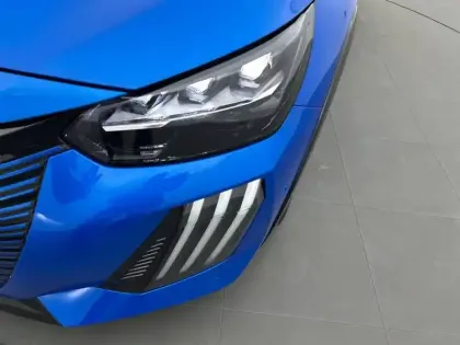 Photo 15 Peugeot 208  Hybrid 110 e-DCS6