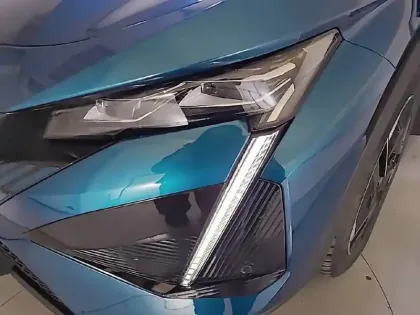 Photo 89 Peugeot 408  PHEV 225 e-EAT8