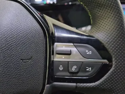 Photo 29 Peugeot 408  PHEV 225 e-EAT8