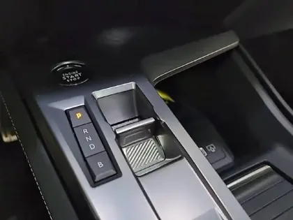 Photo 13 Peugeot 408  PHEV 225 e-EAT8