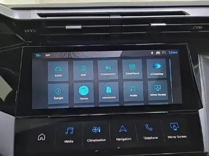 Photo 24 Peugeot 408  PHEV 225 e-EAT8