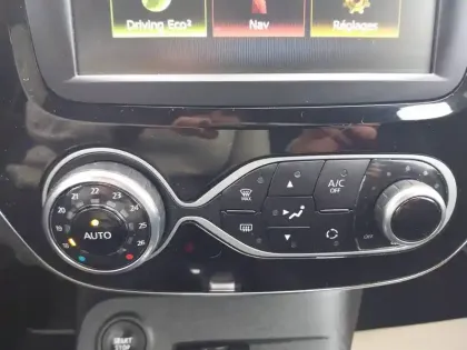 Photo 111 Renault Captur  dCi 90 EDC