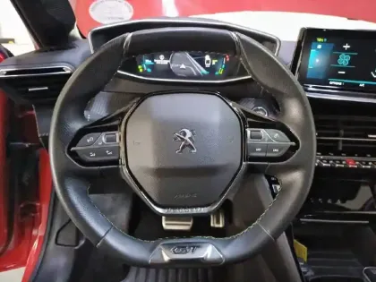 Photo 8 Peugeot 208  Electrique 50 kWh 136ch