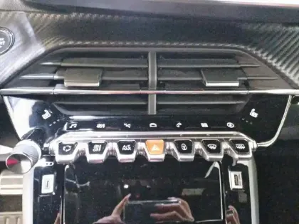 Photo 64 Peugeot 208 Gén. II Ph1 NG GT Pack 5