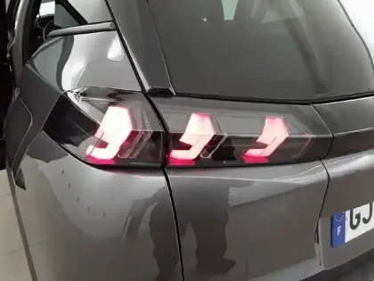 Photo 38 Peugeot 2008  BlueHDi 110 S&S BVM6