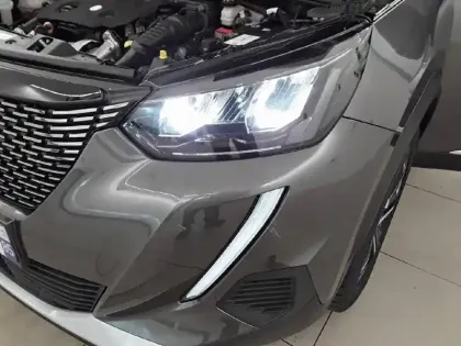 Photo 15 Peugeot 2008  BlueHDi 110 S&S BVM6