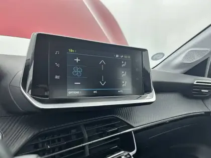 Photo 20 Peugeot 208  Electrique 50 kWh 136ch