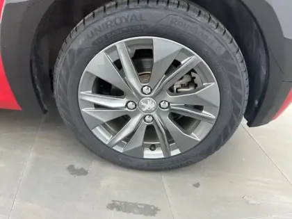 Photo 12 Peugeot 208  Electrique 50 kWh 136ch