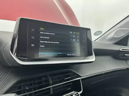 Photo 21 Peugeot 208  Electrique 50 kWh 136ch