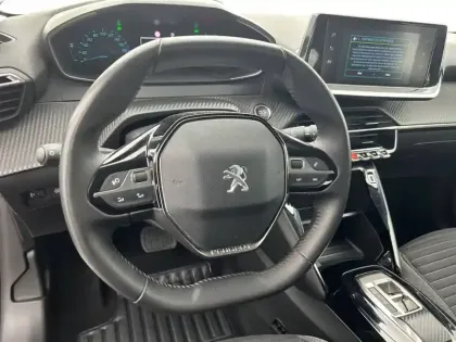 Photo 8 Peugeot 208  Electrique 50 kWh 136ch