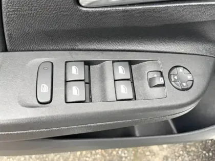 Photo 9 Opel Corsa  Electrique 136 ch & Batterie 50 kWh