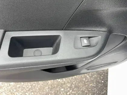 Photo 15 Opel Corsa  Electrique 136 ch & Batterie 50 kWh