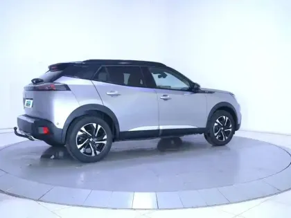 Photo 60 Peugeot 2008  PureTech 130 S&S EAT8
