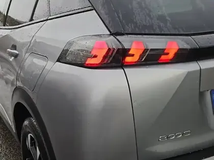 Photo 16 Peugeot 2008  PureTech 130 S&S EAT8