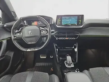 Photo 7 Peugeot 2008  PureTech 130 S&S EAT8