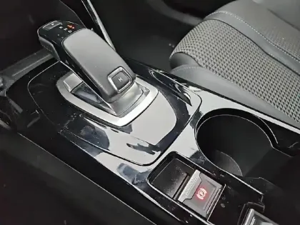 Photo 13 Peugeot 2008  PureTech 130 S&S EAT8