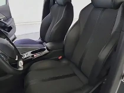 Photo 32 Peugeot 2008 Gén. II Ph1 NG GT 5