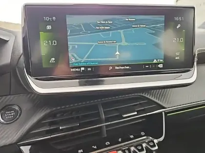 Photo 21 Peugeot 2008  PureTech 130 S&S EAT8