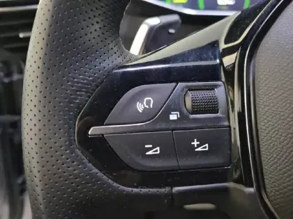 Photo 49 Peugeot 2008 Gén. II Ph1 NG GT 5