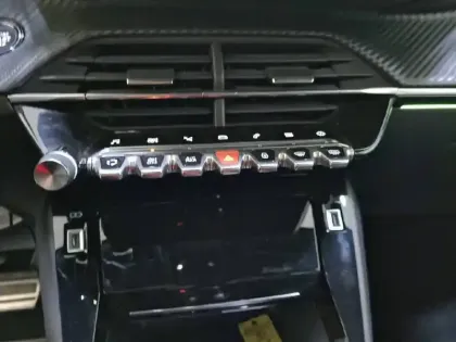 Photo 46 Peugeot 2008 Gén. II Ph1 NG GT 5