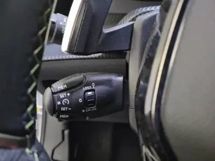 Photo 48 Peugeot 2008 Gén. II Ph1 NG GT 5