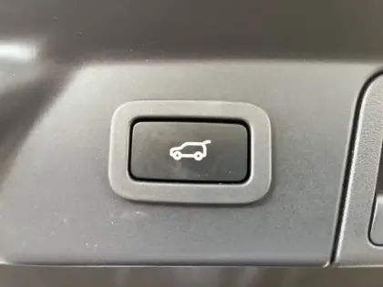 Photo 8 Land rover Range Rover  Velar 5.0L P550 BVA