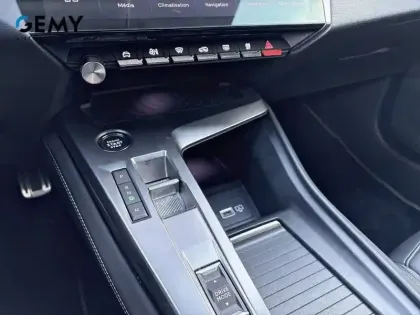 Photo 17 Peugeot 308  PureTech 130ch S&S EAT8