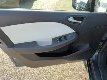 Photo 10 Renault Clio  TCe 90