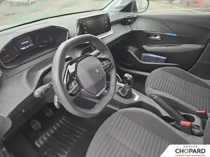 Photo 73 Peugeot 208  PureTech 75 S&S BVM5