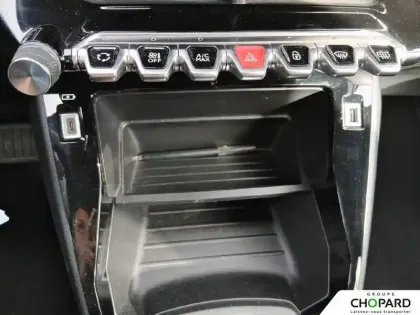 Photo 13 Peugeot 2008  PureTech 130 S&S EAT8