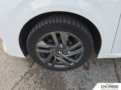 Photo 24 Peugeot 208  PureTech 75 S&S BVM5