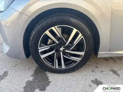 Photo 24 Peugeot 208  PureTech 75 S&S BVM5