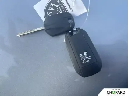 Photo 20 Peugeot 208  PureTech 75 S&S BVM5