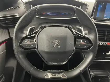 Photo 48 Peugeot 208  PureTech 130 S&S EAT8