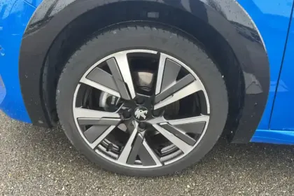 Photo 8 Peugeot 208  PureTech 130 S&S EAT8