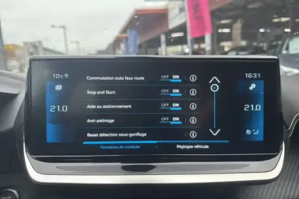 Photo 20 Peugeot 208  PureTech 130 S&S EAT8