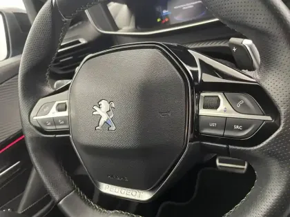 Photo 54 Peugeot 208  PureTech 130 S&S EAT8