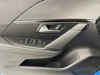 Photo 53 Peugeot 208  PureTech 130 S&S EAT8